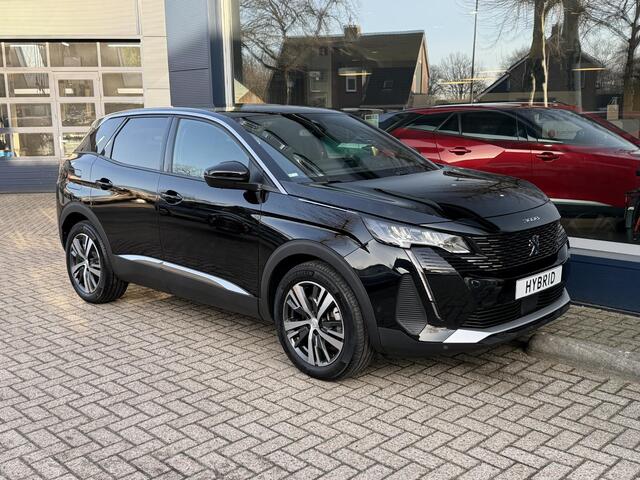 Peugeot 3008 1.6 HYbrid 180 PK Allure Pack Business | Plug In Hybride | Slechts 18.450 KM | Navigatie | LED Verlichting | Camera | Parkeersensoren V+A | Digitaal Dashboard | Keyless Entry | Dode Hoek Detectie |Lichtmetalen Velgen 18 Inch | Climate Control | Adaptieve