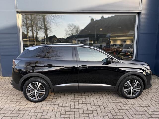 Peugeot 3008 1.6 HYbrid 180 PK Allure Pack Business | Plug In Hybride | Slechts 18.450 KM | Navigatie | LED Verlichting | Camera | Parkeersensoren V+A | Digitaal Dashboard | Keyless Entry | Dode Hoek Detectie |Lichtmetalen Velgen 18 Inch | Climate Control | Adaptieve