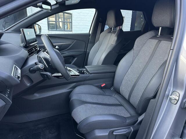 Peugeot 3008 1.6 HYbrid 180 PK Allure Pack Business | Plug In Hybride | Slechts 18.450 KM | Navigatie | LED Verlichting | Camera | Parkeersensoren V+A | Digitaal Dashboard | Keyless Entry | Dode Hoek Detectie |Lichtmetalen Velgen 18 Inch | Climate Control | Adaptieve