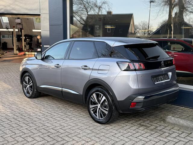 Peugeot 3008 1.6 HYbrid 180 PK Allure Pack Business | Plug In Hybride | Slechts 22.250 KM | Navigatie | LED Verlichting | Camera | Parkeersensoren V+A | Digitaal Dashboard | Keyless Entry | Dode Hoek Detectie |Lichtmetalen Velgen 18 Inch | Climate Control | Adaptieve