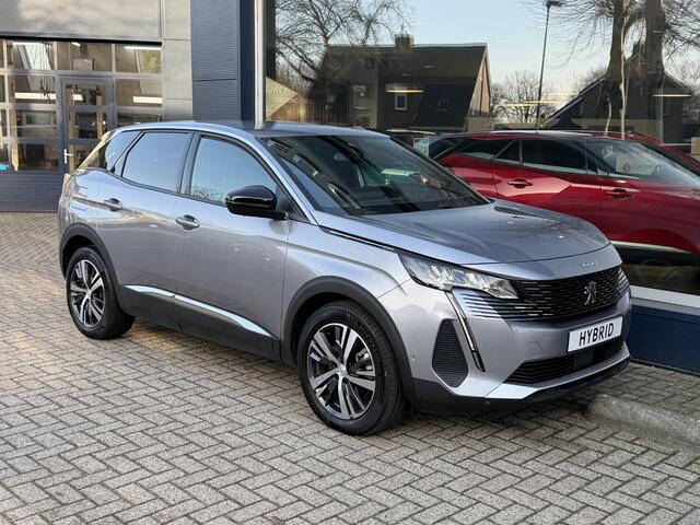 Peugeot 3008 1.6 HYbrid 180 PK Allure Pack Business | Plug In Hybride | Slechts 22.250 KM | Navigatie | LED Verlichting | Camera | Parkeersensoren V+A | Digitaal Dashboard | Keyless Entry | Dode Hoek Detectie |Lichtmetalen Velgen 18 Inch | Climate Control | Adaptieve