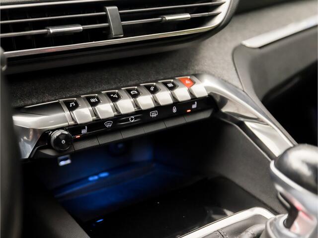 Peugeot 3008 1.2 PureTech Sport (PANORAMADAK, APPLE CARPLAY, MEMORY SEATS, LEDER, STOELVERWARMING, 360 CAMERA, GETINT GLAS, TREKHAAK, KEYLESS, NIEUWSTAAT)