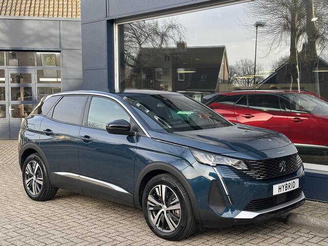 Peugeot 3008 1.6 HYbrid 180 PK Allure Pack Business | Plug In Hybride | Slechts 22.250 KM | Navigatie | LED Verlichting | Camera | Parkeersensoren V+A | Digitaal Dashboard | Keyless Entry | Dode Hoek Detectie |Lichtmetalen Velgen 18 Inch | Climate Control | Adaptieve