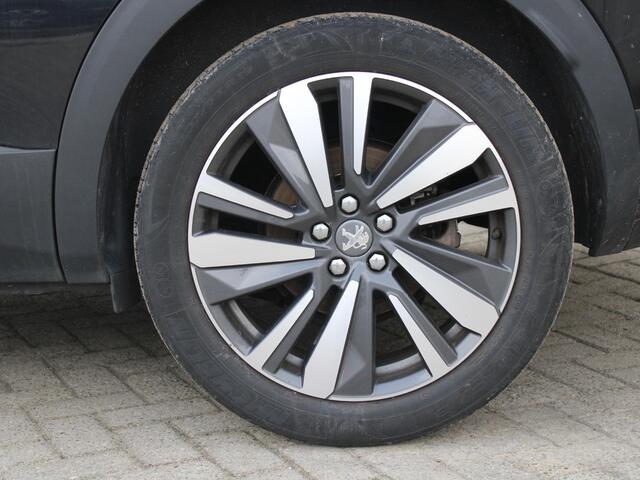 Peugeot 3008 1.2 PureTech Allure | DEALER ONDERHOUDEN | AFNEEMBARE TREKHAAK | NAVIGATIE |