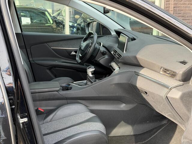Peugeot 3008 1.2 PureTech Allure | Apple Carplay/Android Auto | 18" Lmv | All season banden |