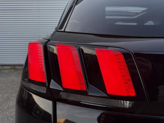 Peugeot 3008 1.2 PureTech Allure Automaat Pano Camera Carplay sfeer