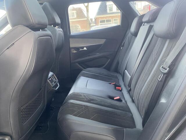 Peugeot 3008 1.6 HYbrid 225 GT Pack Business | Panorama Dak | Stoelverwarming | 19INCH | Climate & Cruise Control |