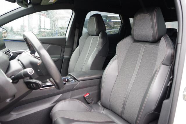 Peugeot 3008 1.2 PureTech 130 PK GT Line, Cruise Control, Navigatie, Carplay