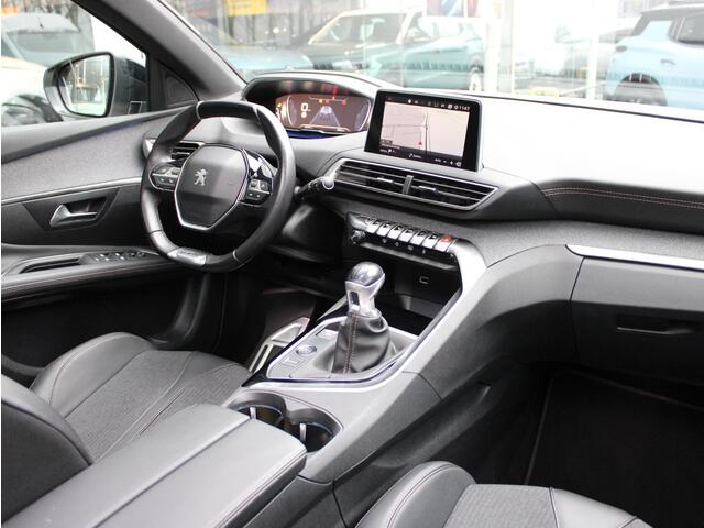 Peugeot 3008 1.2 PT GT-Line | Trekhaak / Panoramadak / Navi / Climate