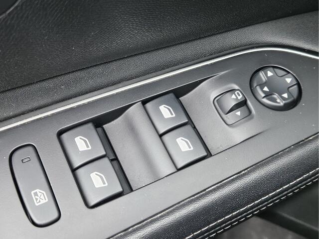 Peugeot 3008 1.2 PureTech Allure *AC*Navi*Apple/Android Auto*