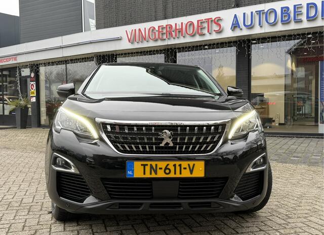 Peugeot 3008 130 Pk Benzine * Luxe Uitvoering * Zwart Lederen Bekleding * Navigatie * Trekhaak * Climate & Cruise Control * L.M. Velgen * Apple Caplay + Android Auto * Distributieriem vervangen 2025 * Vingerhoets; Vierde Generatie Eersteklas Service; Al meer dan 100 j