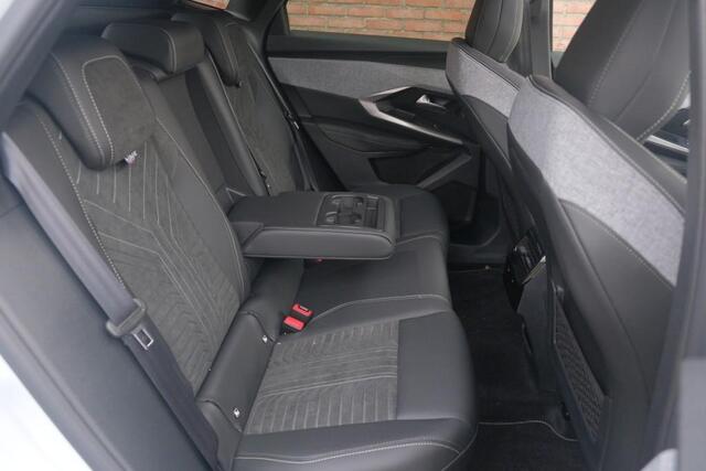 Peugeot 3008 1.2 Hybrid 145pk e-DCS6 GT | Navi | App Connect | Panoramadak | Focal Audio | Alcantara | Camera | Elektrische Achterklep | Winter Pakket