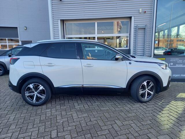 Peugeot 3008 1.2 PureTech CROSSWAY - PANO - CAMERA - GRIP CONTROL - PDC V/A - ADAP CRUISE -