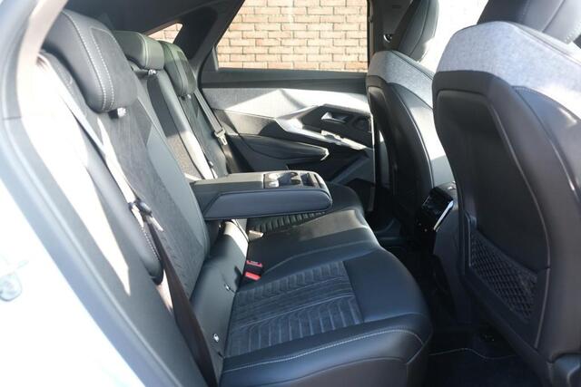 Peugeot 3008 1.2 Hybrid 145pk e-DCS6 GT | Navi | App Connect | Panoramadak | Focal Audio | Alcantara | Camera | Elektrische Achterklep | Winter Pakket