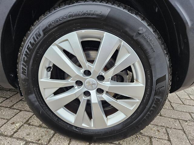 Peugeot 3008 1.2 PureTech Blue Lease Executive NAVI CAMERA TEL LM