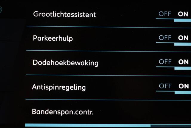 Peugeot 3008 1.6 HYbrid4 300 GT Pack Business | PANORAMADAK | SFEERVERLICHTING | HALF LEDER | DAB | APPLE | CAMERA