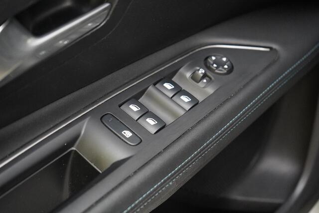Peugeot 3008 1.2 PureTech Crossway | Panoramadak | Trekhaak | Navigatie | Camera | All-seasonbanden