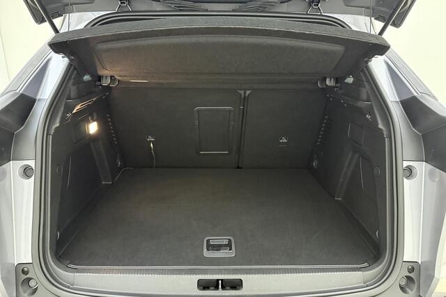 Peugeot 3008 1.6 HYbrid 180 Allure Pack Business | 19 inch | Automaat | Apple carplay | Achteruitrijcamera | Navigatiesysteem