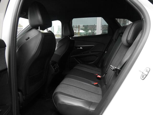 Peugeot 3008 1.2 PureTech GT Line | Achteruitrijcamera | Navigatie | Full led | 19 inch lichtmetalen velgen | Elektrisch te openen kofferbak | Cruise control | Climate control