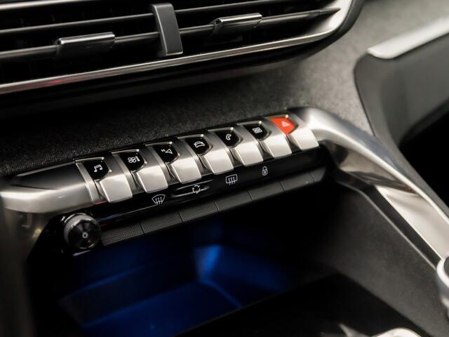 Peugeot 3008 1.2 PureTech Allure Sport (APPLE CARPLAY, GROOT NAVI, LEDER, GETINT GLAS, PARKEERSENSOREN, SPORTSTOELEN, CRUISE, LANE ASSIST, NIEUWSTAAT)