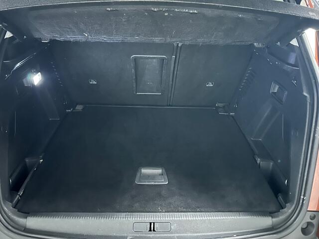 Peugeot 3008 1.2 PureT. Première | Trekhaak | Panoramadak | Camera