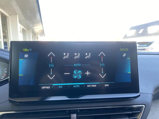 Peugeot 3008 1.6 HYbrid4 300 GT | Automaat | Achteruitrij camera | Apple carplay | Voorstoelen verwarmd | Navigatie systeem full map | Schuif/Kantel dak