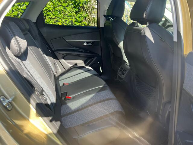 Peugeot 3008 1.2 130pk Allure. Camera,