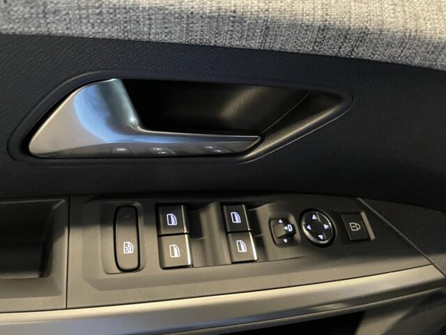 Peugeot 3008 1.2 Hybrid 145 GT AUTOMATISCHE ACHTERKLEP-STUURWIELVERWARMING-NAVIGATIE