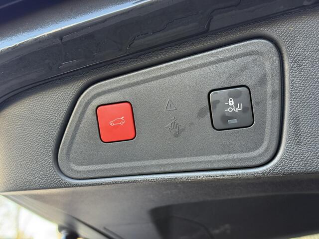 Peugeot 3008 1.6 HYbrid 225 GT | Navigatie | Achteruitrijcamera | Elektrische Achterklep | Climate & Cruise Control |