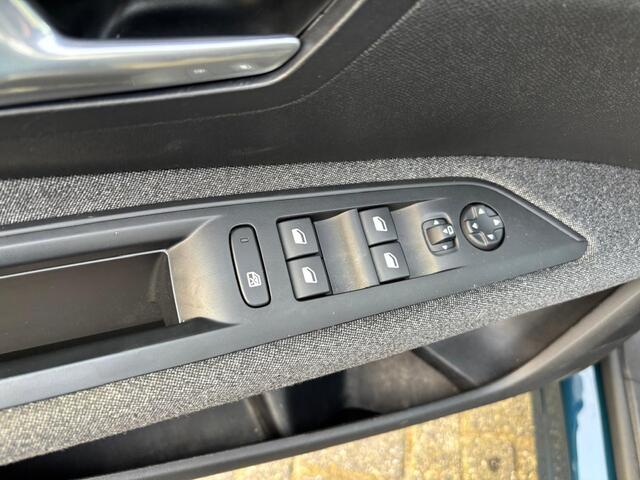 Peugeot 3008 1.2 PureTech Active Pack Business Distributie is/wordt vervangen