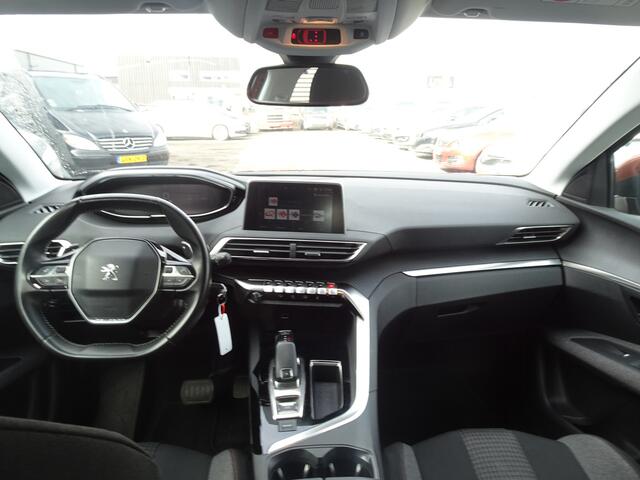 Peugeot 3008 1.2 PureTech Blue Lease Executive