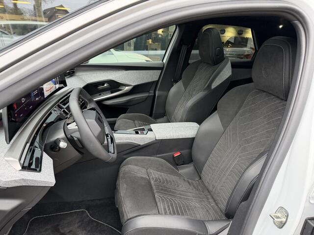 Peugeot 3008 1.2 Hybrid 145 PK GT Automaat | Bouwjaar 11-2025 | Panorama/Schuif-Kanteldak | Luxe Alcantara & Leder Interieur met Massage | Achteruitrij-Camera | Navigatie | FOCAL Premium Audio | Adaptieve Cruise Control | Elektrische Kofferklep | Stoel- & Stuurverwarm