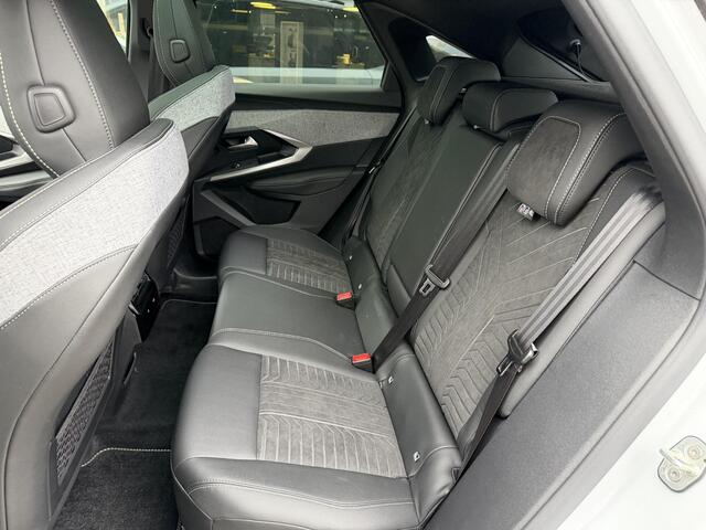 Peugeot 3008 1.2 Hybrid 145 PK GT Automaat | Bouwjaar 11-2025 | Panorama/Schuif-Kanteldak | Luxe Alcantara & Leder Interieur met Massage | Achteruitrij-Camera | Navigatie | FOCAL Premium Audio | Adaptieve Cruise Control | Elektrische Kofferklep | Stoel- & Stuurverwarm