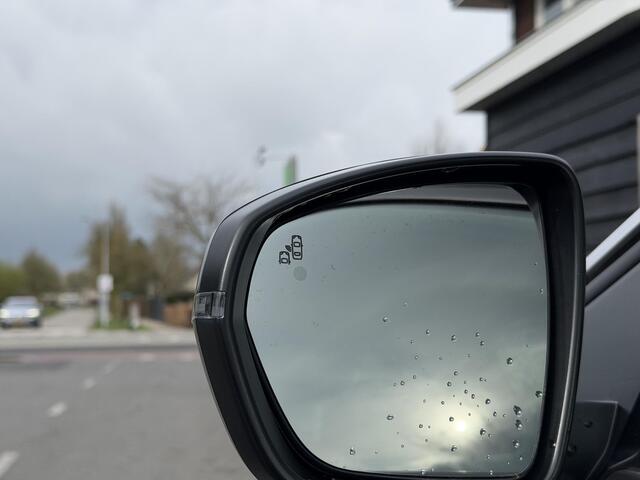 Peugeot 3008 Allure Pack 1.6 HYbrid 225PK EAT8 Automaat Navigatie, Achteruitrijcamera, Keyless, Parkeersensoren, Dodehoek, Apple Carplay, Android Auto