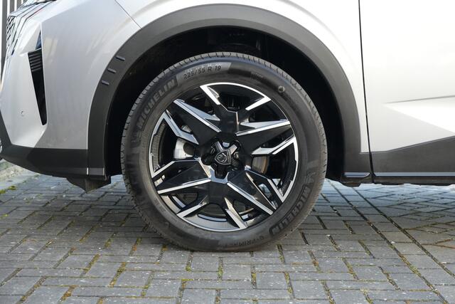 Peugeot 3008 1.2 Hybrid 145 GT e-DSC6 136pk Stoelverwarming/Navigatie/Camera