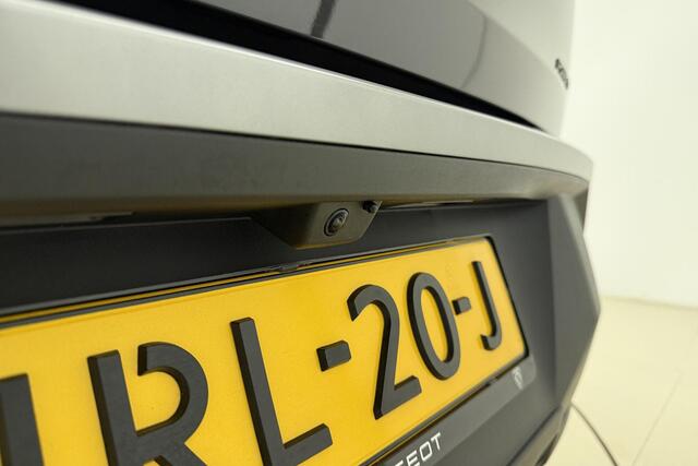 Peugeot 3008 1.6 plug-in Hybrid 195 Allure Panoramic Vision + i-Toggles l Trekhaak l 360 Vision & Drive Assist l Climate Control l Adaptive Cruise Control l Wireless Apple Carplay & Android Auto l LED l Lichtmetalen Velgen