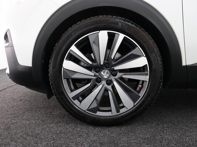 Peugeot 3008 1.2 PureTech Blue Lease Premium Avantage Apple Carplay/Android Auto, Achteruitrijcamera, Cruise control, Bluetooth, Parkeersensor voor en achter, Regensensor, Rijstrooksensor, stuur multifunctioneel Stap in comfort en stijl met deze Peugeot 3008 1.2 PureT