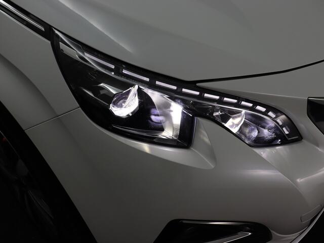 Peugeot 3008 1.2 PureTech Blue Lease Premium Avantage Apple Carplay/Android Auto, Achteruitrijcamera, Cruise control, Bluetooth, Parkeersensor voor en achter, Regensensor, Rijstrooksensor, stuur multifunctioneel Stap in comfort en stijl met deze Peugeot 3008 1.2 PureT
