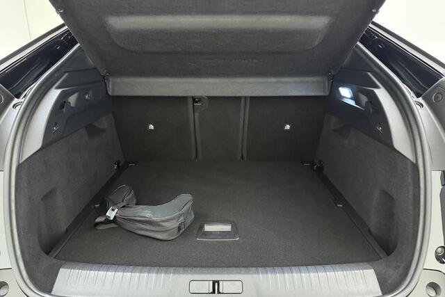 Peugeot 3008 1.2 Hybrid 145 GT | Stoel & Stuur Verwarming | Trekhaak | Elektrische Achterklep | Navigatie | Adaptive Cruise Control | Apple Car Play/Android Auto