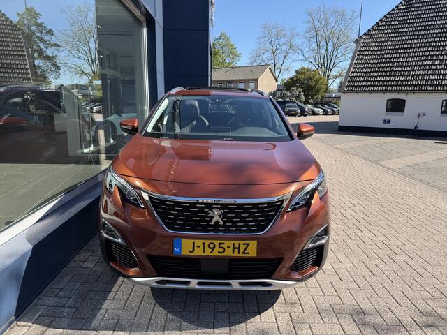 Peugeot 3008 1.2 Turbo 130PK Allure Automaat | Lage Km stand: 47800 | Panorama Schuif-Kanteldak | Afneembare Trekhaak | All Season Banden | LED Verlichting | Navigatie | Stoelverwarming | Dakrails |