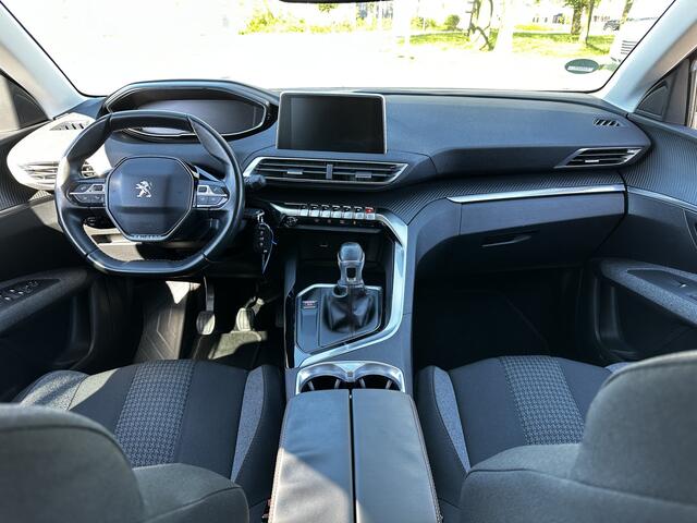 Peugeot 3008 1.2 PureTech Blue Lease Executive |CARPLAY|CLIMA|TREKHAAK|CAMERA|LM VELGEN 17''