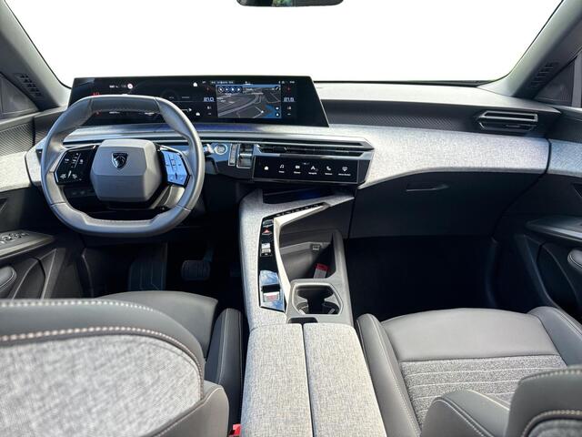 Peugeot 3008 GT Allure 1.6 HYbrid PHEV 225pk | PANORAMIC NAVIGATION | TREKHAAK | 360° CAMERA | 7,4 KWH BOORDLADER |