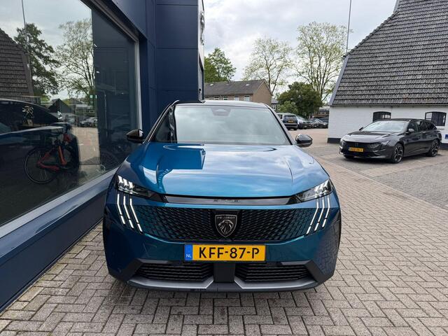 Peugeot 3008 1.6 plug-in Hybrid 225 GT | Nieuwe Auto | Tot 8 jaar Garantie | Stekkerhybride tot 85 KM Elektrisch Rijden | Electrische Achterklep | Navigatie | Stoel & Stuurverwarming | 360 Graden Camera | Keyless Entry | LED Verlichting | 19" Lichtmetalen Velgen |