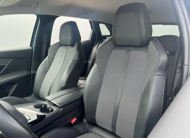 Peugeot 3008 1.6 HYbrid 225 Allure Pack Business