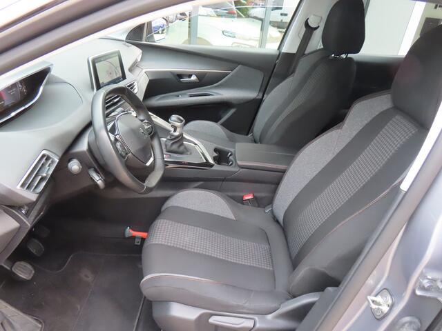 Peugeot 3008 1.2 PureTech 130pk Active*Navi*ECC*Trekhaak*