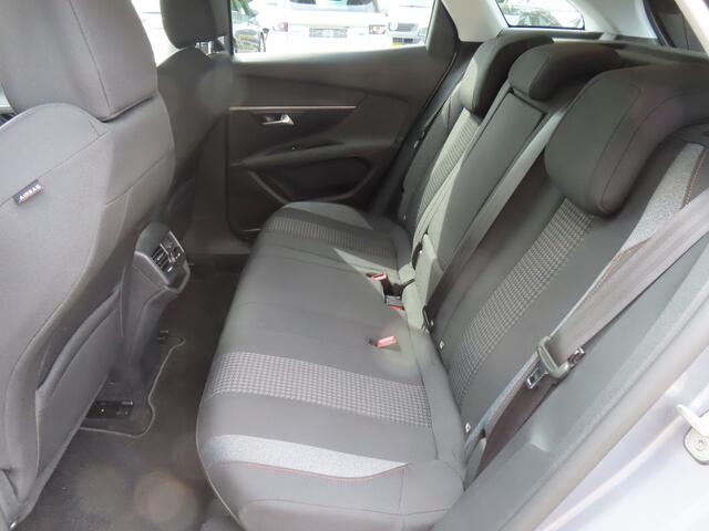 Peugeot 3008 1.2 PureTech 130pk Active*Navi*ECC*Trekhaak*
