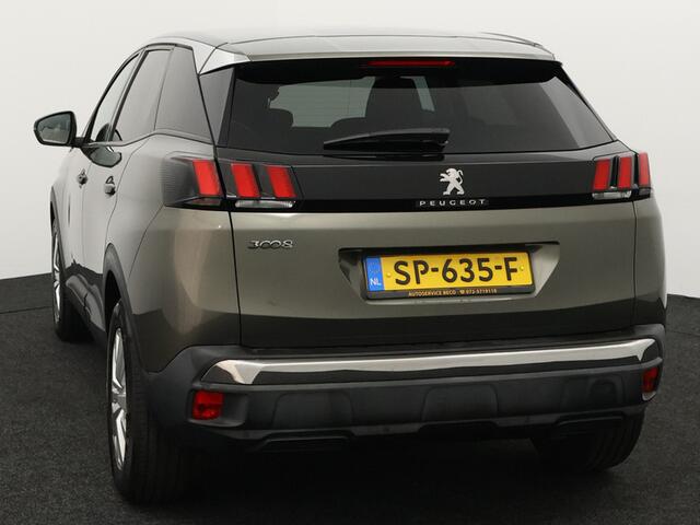 Peugeot 3008 1.2 PureTech Active Apple Carplay/Android Auto, Bluetooth, Navigatie, Cruise control, Rijstrooksensor, Parkeersensor achter, Buitenspiegels elektrisch verstel- en verwarmbaar Hoge instap met veel ruimte in de auto. Luxe suv met alles erop en eraan.