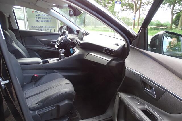 Peugeot 3008 1.2 PureTech Allure NAVI TREKHAAK