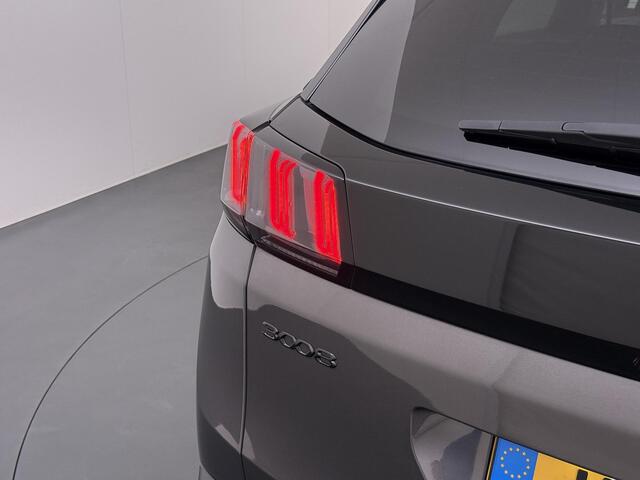 Peugeot 3008 1.6 HYbrid 225 GT ELEK. STOEL MET MASSAGE + MEM.| AUTOMAAT | SPORTSTOELEN | RIJKLAAR MET 12 MND BOVAG GARANTIE | VOORSTOELEN VERWARMD | CAMERA VOOR & ACHTER |