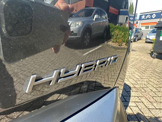 Peugeot 3008 1.2 HYB 145 ALLURE